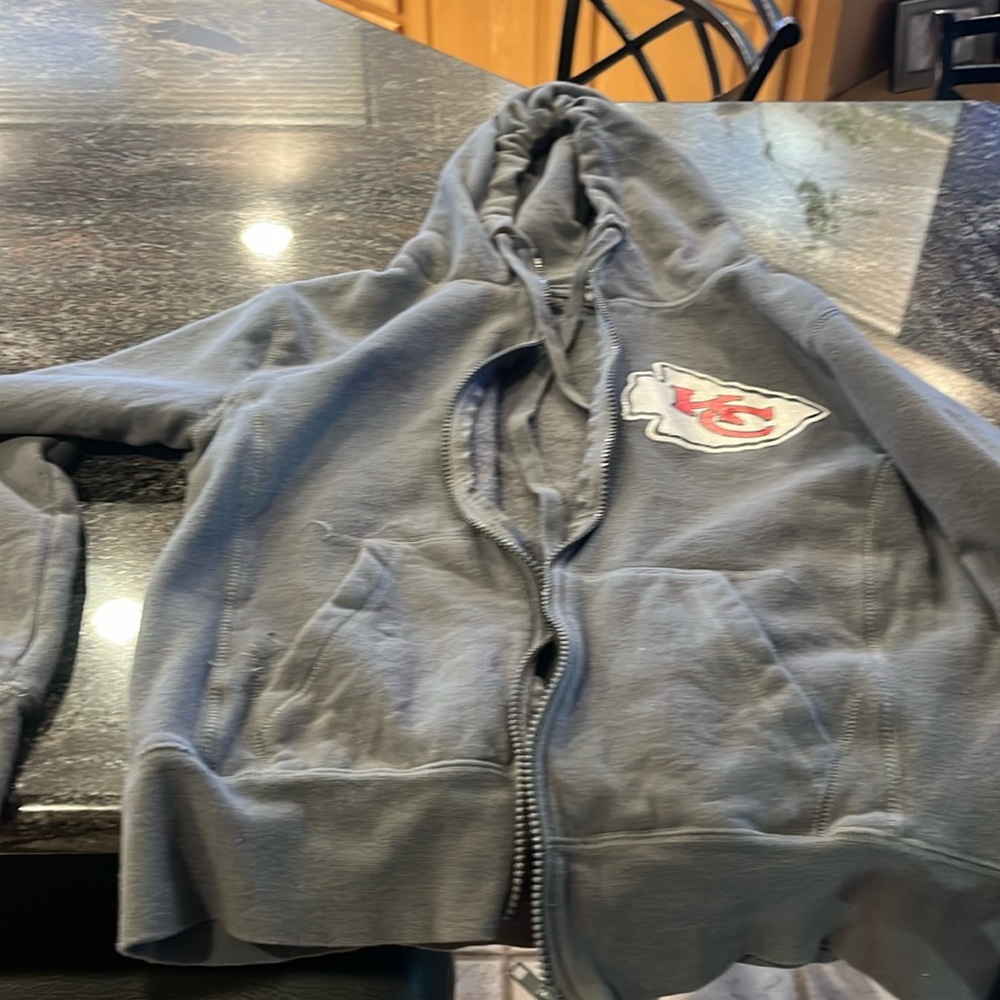 Kansas City chiefs zip up sweat shirt lightly worn size medium